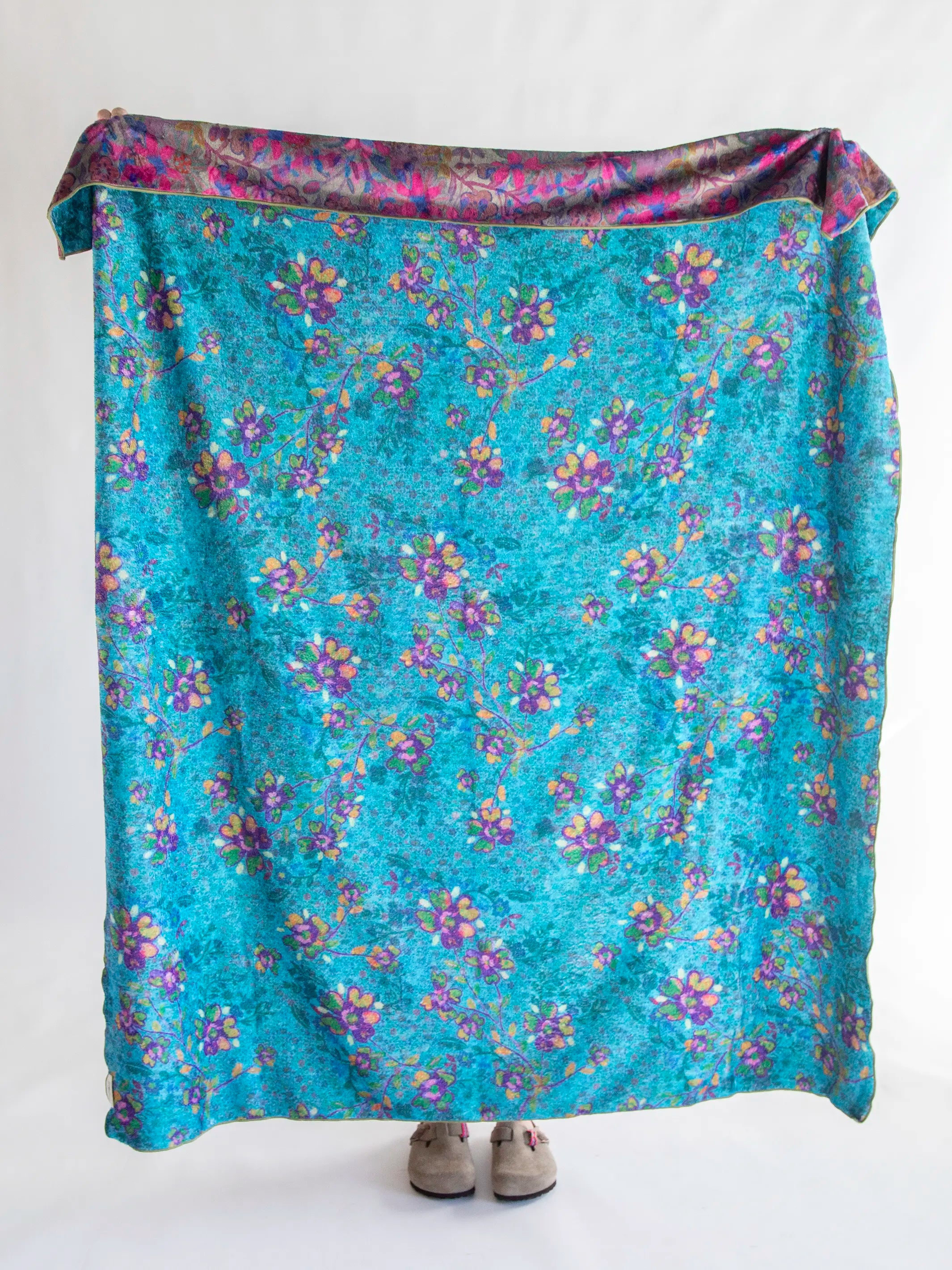 Double-Sided Cozy Throw Blanket - Border Folk Garden - Image 2
