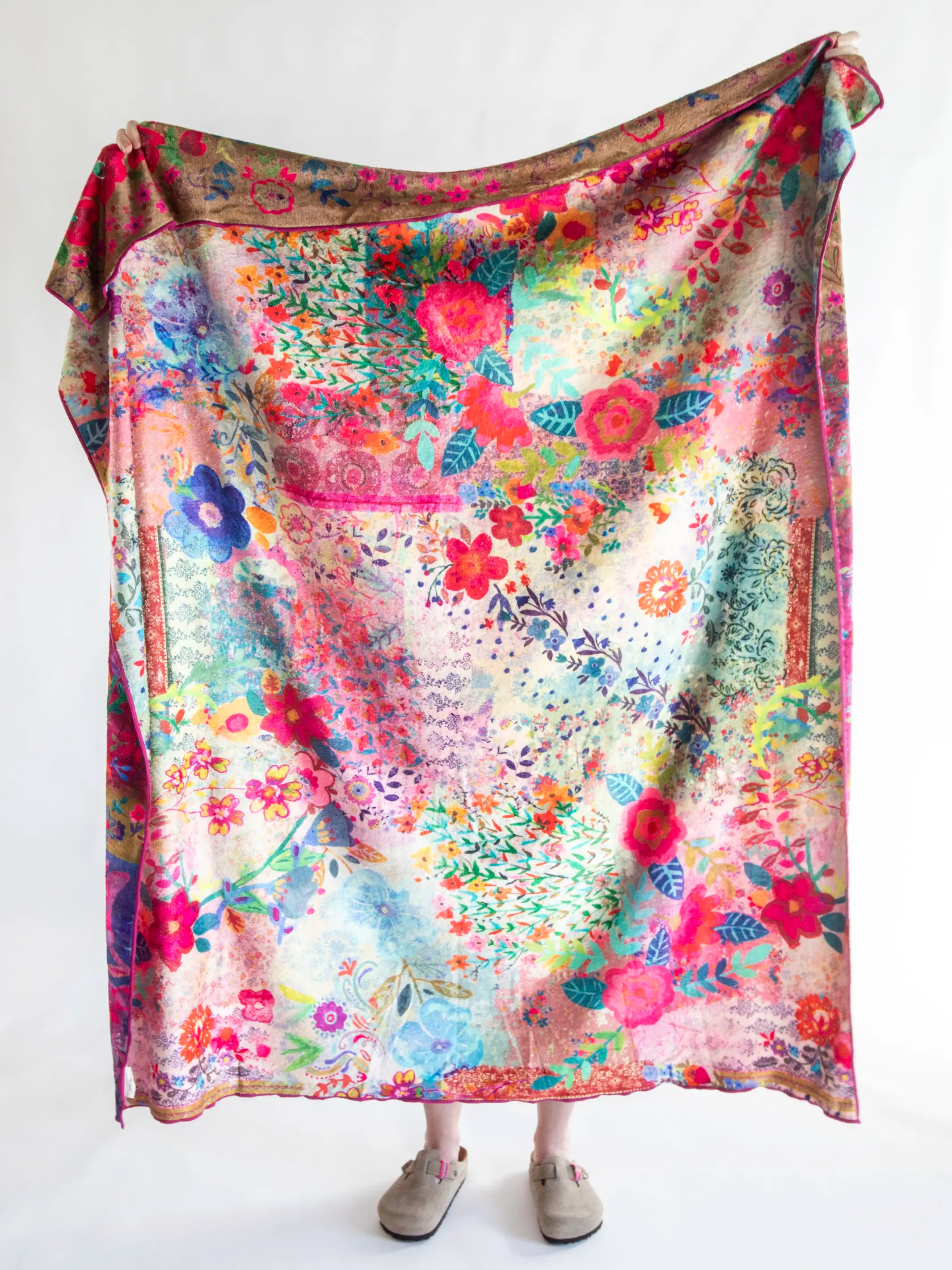 Double-Sided Cozy Throw Blanket - Jewel Border - Image 3