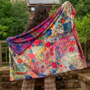 Double-Sided Cozy Throw Blanket - Jewel Border