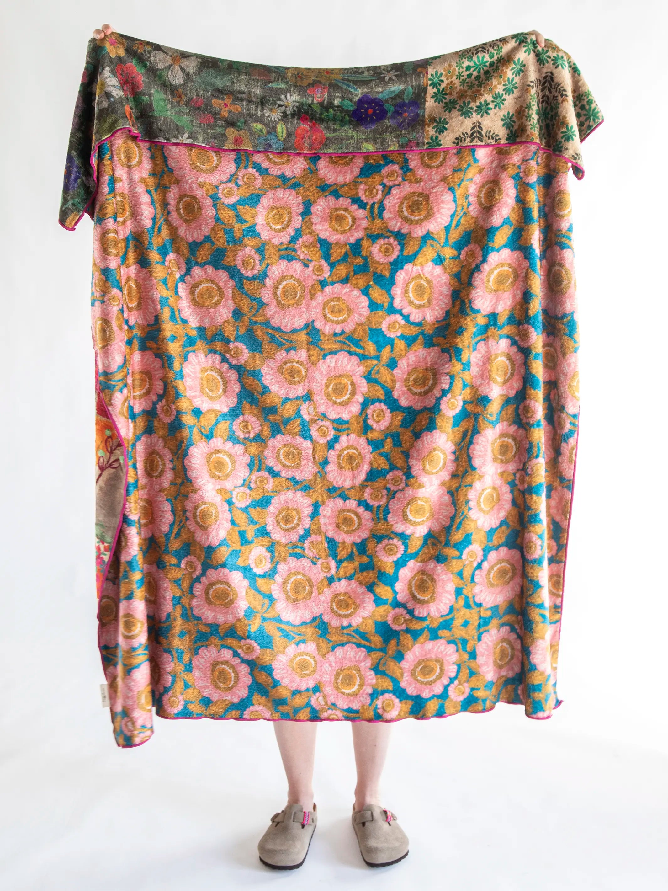 Double-Sided Cozy Throw Blanket - Patchwork Be Happy - Image 2