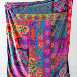 Double-Sided Cozy Throw Blanket - Magenta Birds
