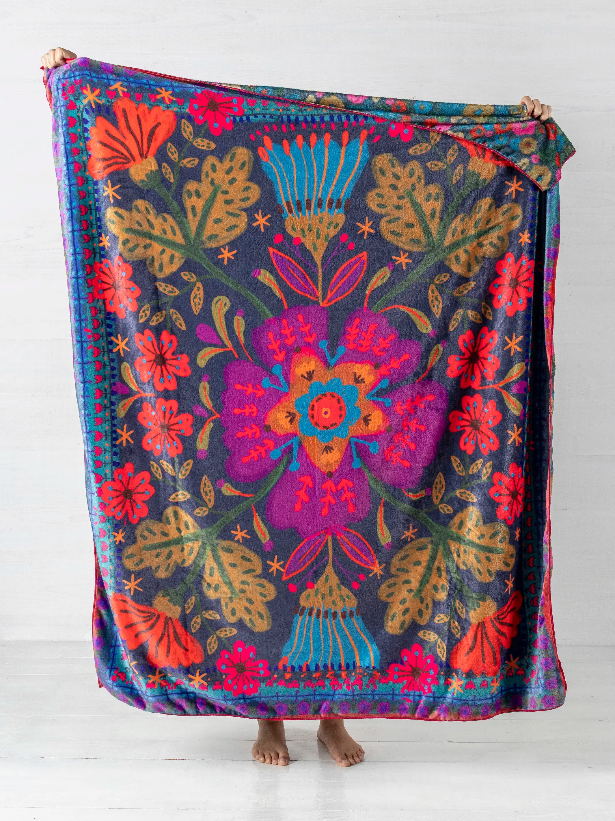 Double-Sided Cozy Throw Blanket - Pink Folk Flower