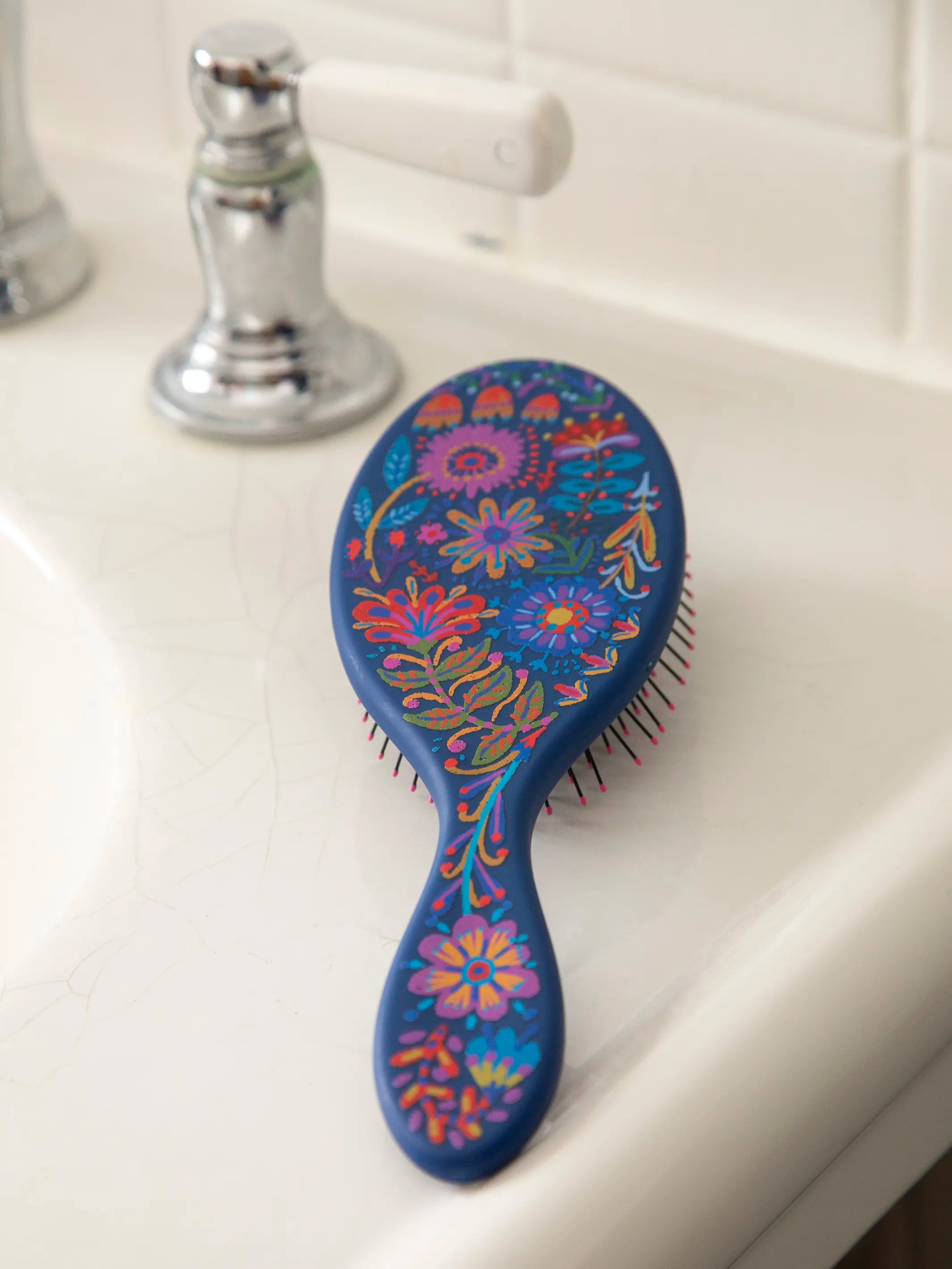 Wet / Dry Detangling Hairbrush - Navy - Image 2